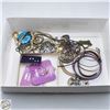 Image 1 : TRAY OF ESTATE JEWERLY
