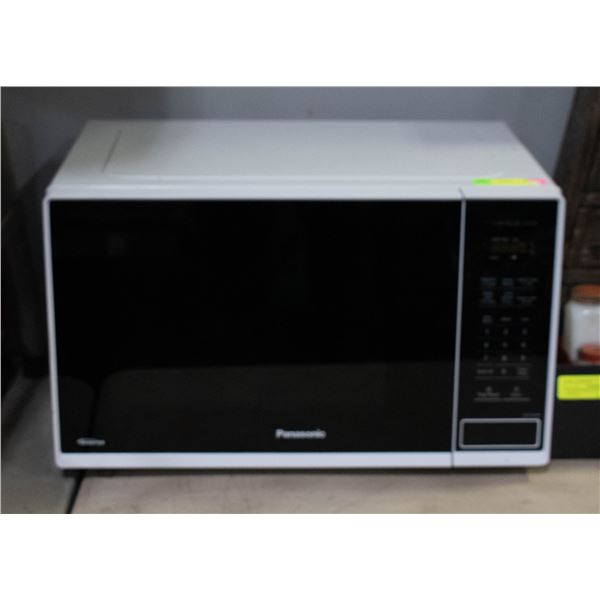 PANASONIC INVERTER MICROWAVE WHITE - 1.3CUFT