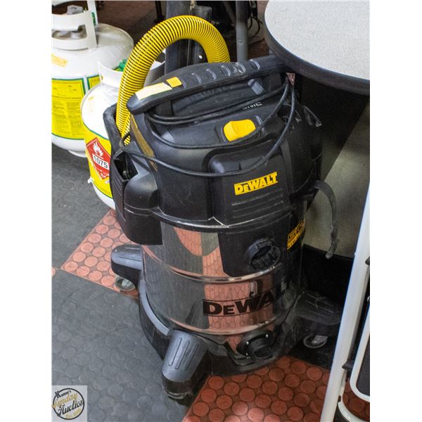 DEWALT STAINLESS STEEL QUIET WET & DRY VACUUM
