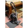 Image 1 : MIELE COMPLETE C3 CARPET & PET CANISTER VACUUM