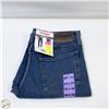 Image 1 : NEW MENS WRANGLER 30 X 34 REGULAR FIT JEANS