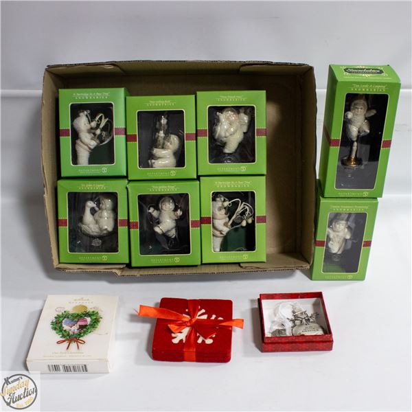 LOT OF CHRISTMAS ORNAMENTS