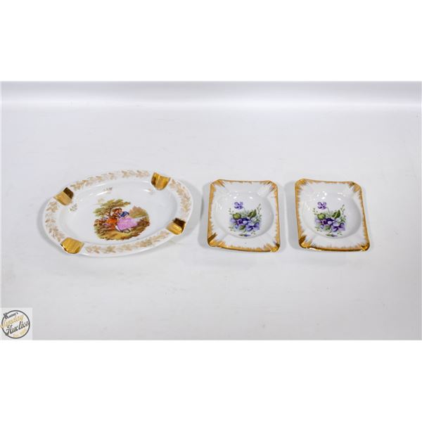 VINTAGE 3 ASHTRAY'S (X2) HAND PAINTED