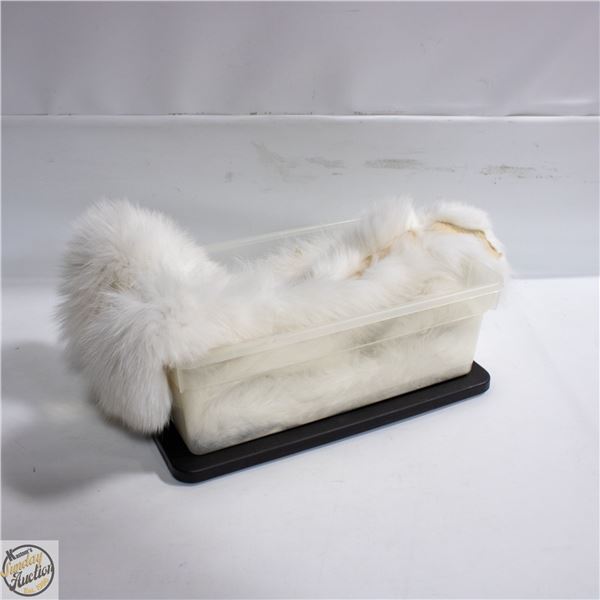 LOT OF CRAFTING RABBIT FUR