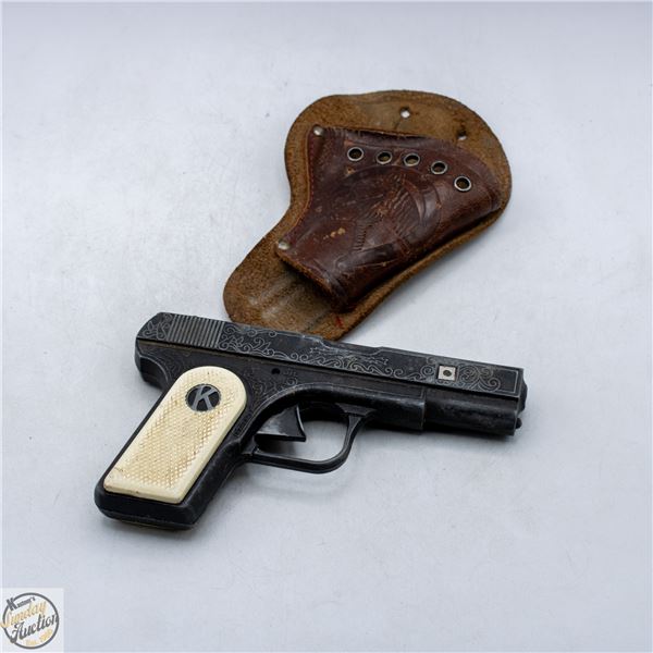 VINTAGE 1950S KILGORE MOUNTIE TOY CAP GUN WITH