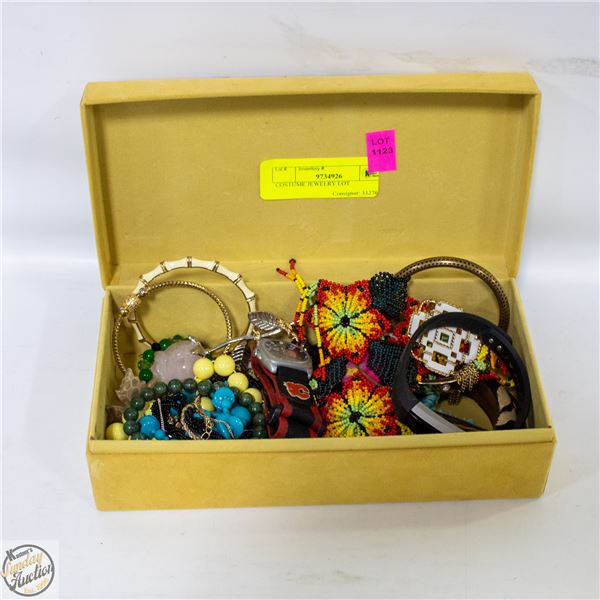 COSTUME JEWELRY LOT