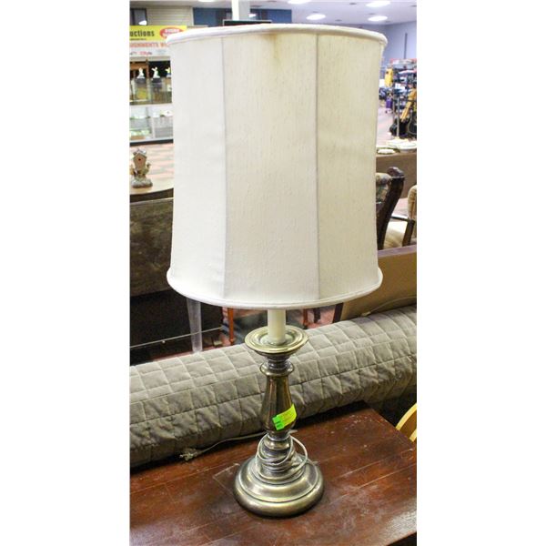 VINTAGE BRASS LAMP H-33"