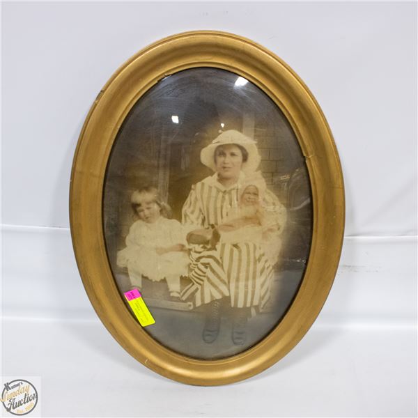 ANTIQUE FRAMED OVAL PICTURE CURVED GLASS