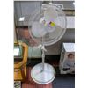 Image 1 : ESTATE WHITE FLOOR FAN H-47" TESTED WORKING