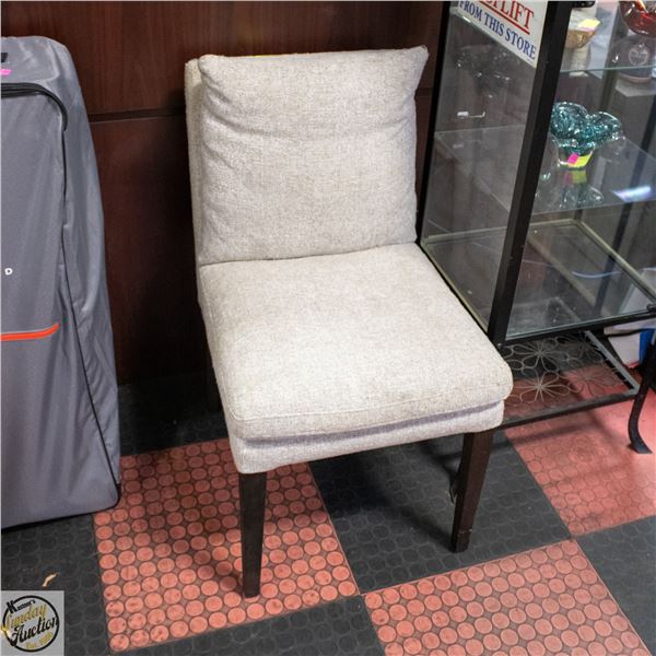 MODERN FABRIC CHAIR