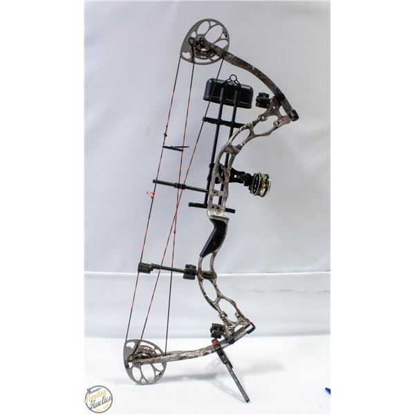 BLACKOUT S3 COMPOUND BOW, LEFT HANDED, W/ STAND