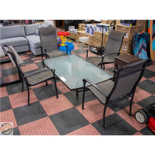PATIO SET WITH 4 CHAIRS