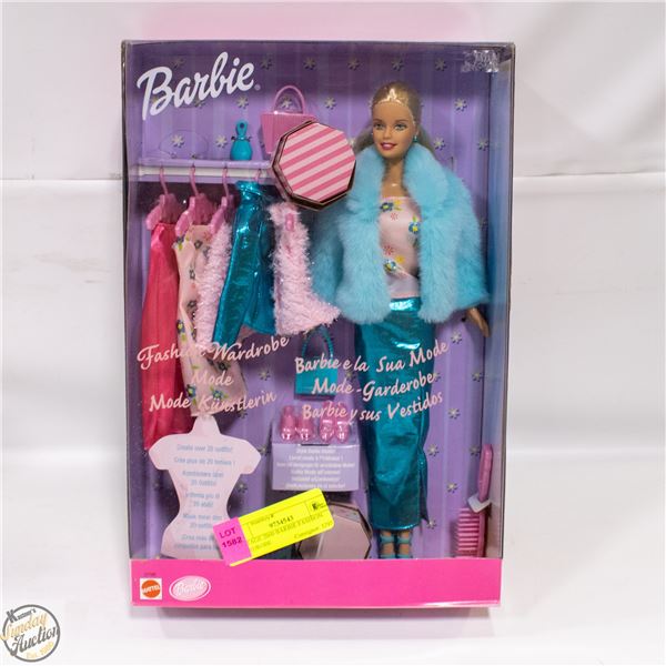VINTAGE 2000 BARBIE FASHION WARDROBE