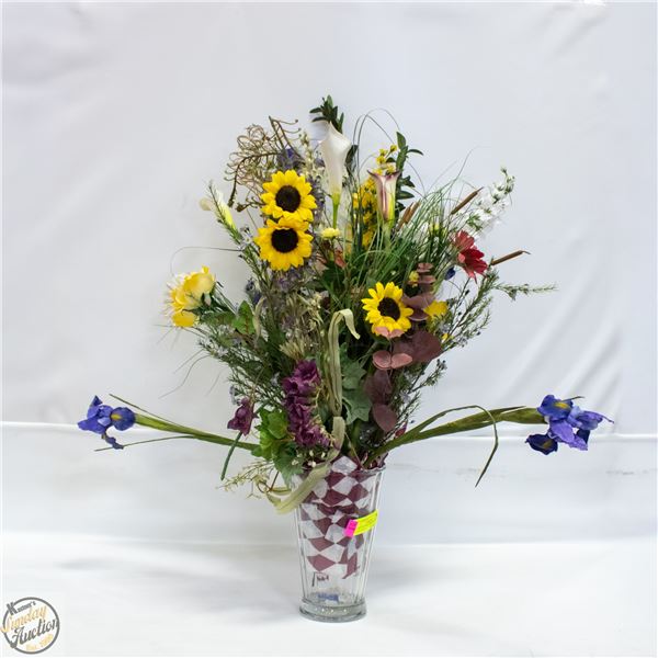 30" SILK FLORAL ARRANGEMENT IN GLASS VASE