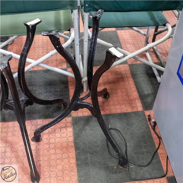 VINTAGE CAST IRON 3 LEG BAR TABLE BASE