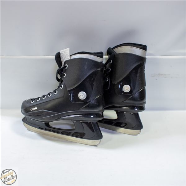 OXELO MENS SIZE 8 ICE SKATES