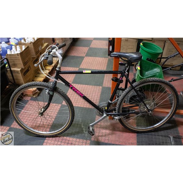 ADULT BICYCLE TREK 18 SPEED