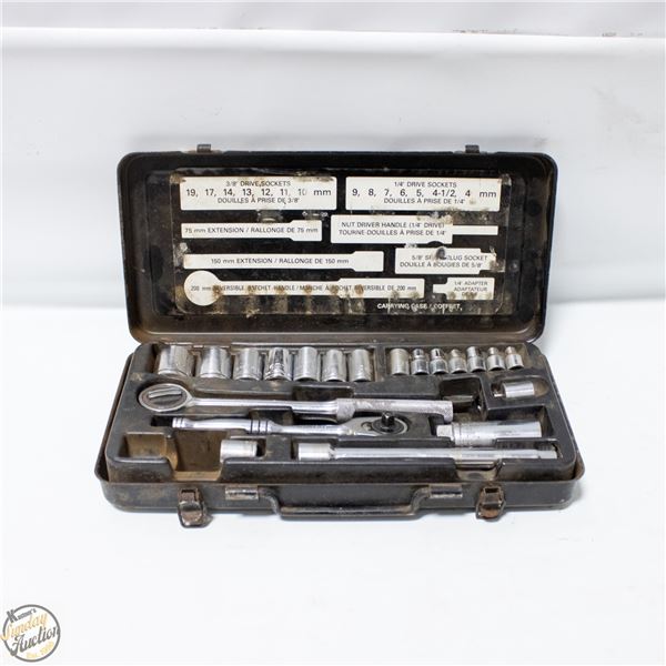 CASED 1/4 & 3/8 SOCKET SET