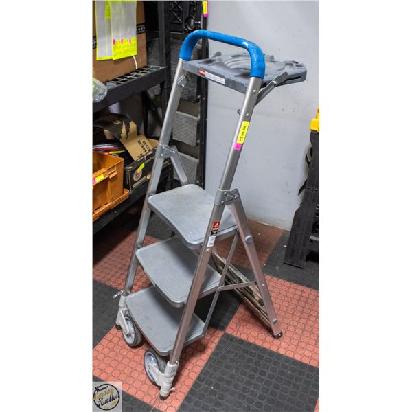 3 STEP ALUMINUM COLLAPSIBLE CONSTRUCTION LADDER W/