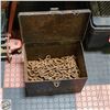 Image 1 : METAL CHAIN IN METAL BOX