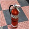 Image 1 : 10 LB FULLY CHARGED FIRE EXTINGUISHER