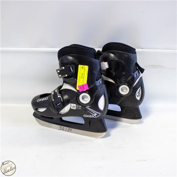 USED OXELO KIDS/YOUTH SIZE 1 ICE SKATES