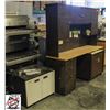 Image 2 : BAILIFF SEIZURE: 6' OFFICE DESK & HUTCH W/