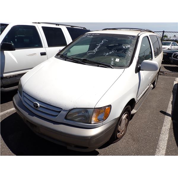 2002 Toyota Sienna