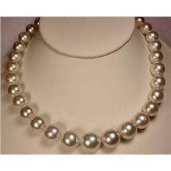 GRADUATED SINGLE STRAND SOUTH SEA CULTURED PEARL N