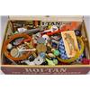 Image 2 : LOT OF MISC. TREASURES IN CIGAR BOX - Incl. Tokens