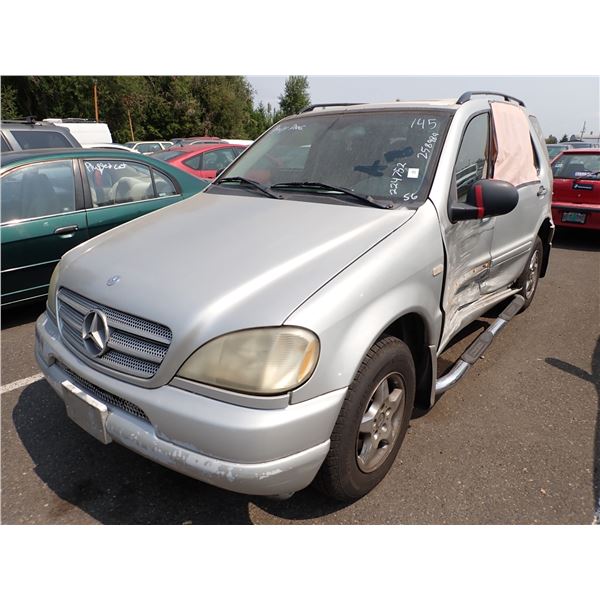 2001 Mercedes-Benz ML320
