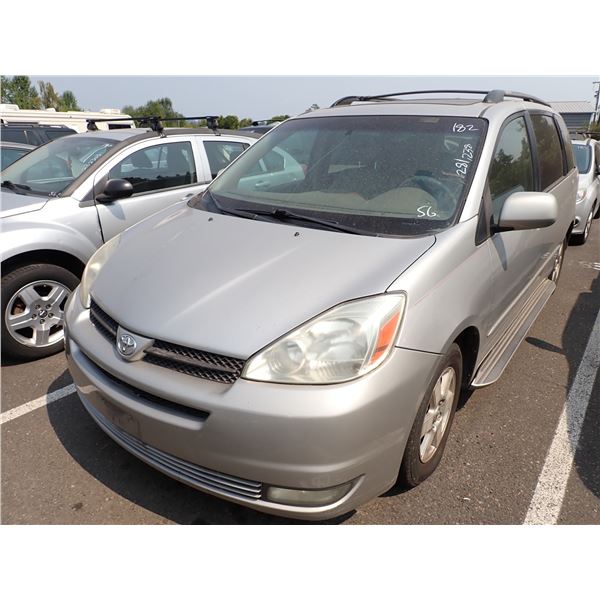 2004 Toyota Sienna