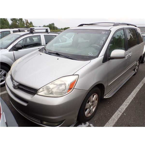 2004 Toyota Sienna