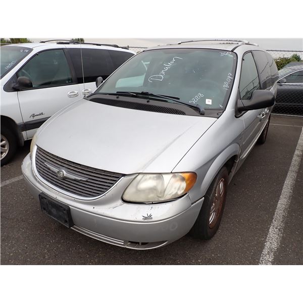 2004 Chrysler Town and Country