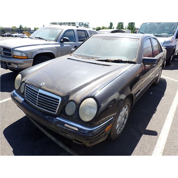 1998 Mercedes-Benz E320