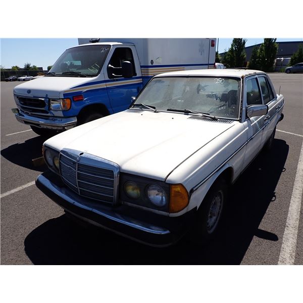 1982 Mercedes-Benz 300D