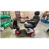Image 10 : SHOPRIDER DELUXE MOBILITY SCOOTER WITH CHARGER AND KEY