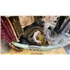 Image 5 : MOBILE WARDROBE RACK FILLED WITH ASSORTED CLOTHING