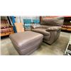 Image 2 : CONTEMPORARY BROWN LEATHER 2 PCS. CHAIR WITH FOOTSTOOL SET