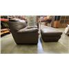 Image 3 : CONTEMPORARY BROWN LEATHER 2 PCS. CHAIR WITH FOOTSTOOL SET