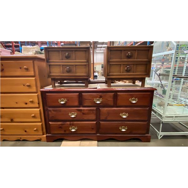 7  DRAWER PINE DRESSER WITH 2 KROEHLER CUSTOM CRAFTED 2 DRAWER NIGHT STANDS