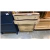 Image 3 : 2 PCS. BEDROOM DRESSER SET