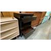 Image 3 : PAIR OF CONTEMPORARY SINGLE DRAWER NIGHT STANDS