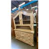 Image 2 : CONTEMPORARY BUFFET & HUTCH