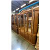 Image 4 : OAK BUFFET & HUTCH