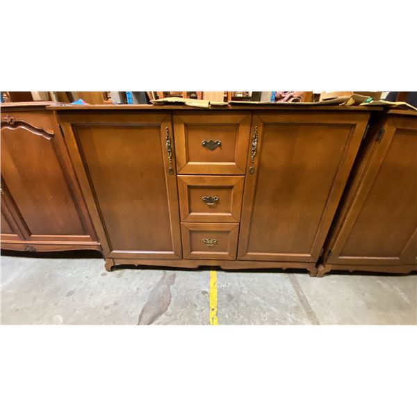 WOODEN 2 DOOR/3 DRAWER BUFFET CABINET