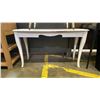 Image 2 : VINTAGE WICKER METAL LINED PLANTER STAND AND WHITE SOFA TABLE