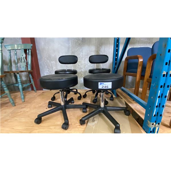 GROUP OF 4 ADJUSTABLE HEIGHT BLACK PADDED STOOLS