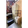 Image 2 : GROUP OF 7 PIECES OF ASSORTED OFFICE FURNITURE