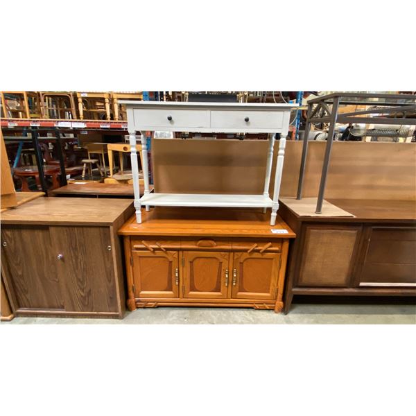 OAK 3 DOOR/3 DRAWER ENTERTAINMENT STAND AND WHITE 2 DRAWER SOFA/HALL TABLE